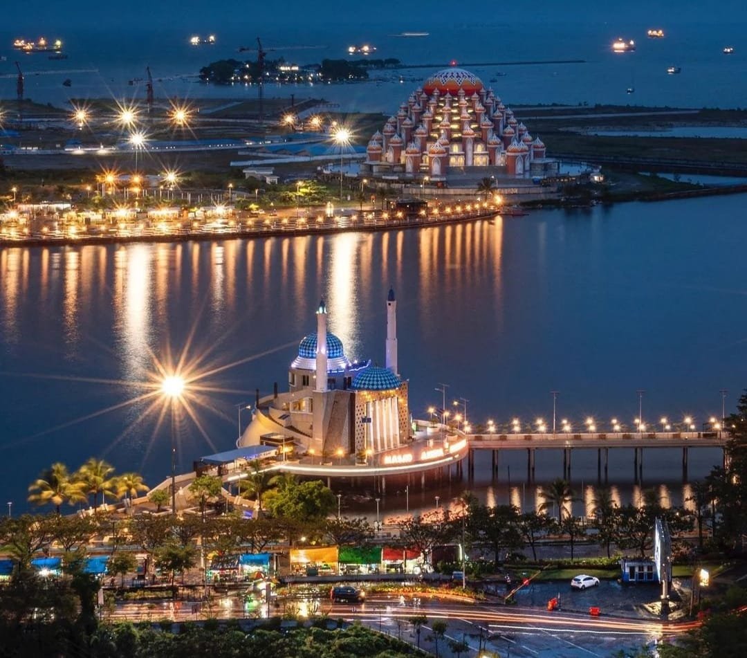 Pantai Losari Makassar: Icon Wisata Pantai Terindah di Sulawesi